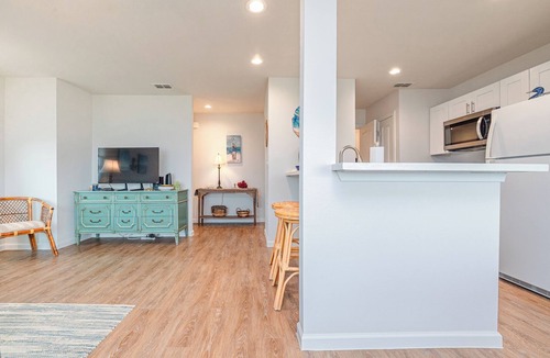 Harbor Oaks House | Water`s Edge ~ 1st Floor Condo with Waterview ~