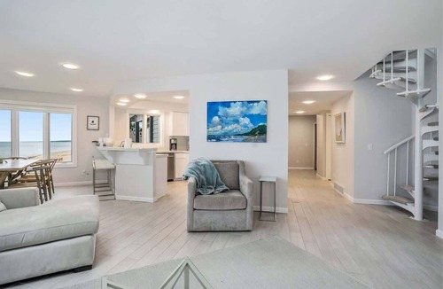 South Haven Condo | Water's Edge 9