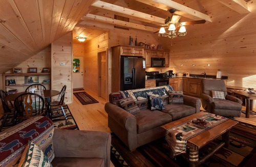 Blue Ridge Cabin | Water`s Edge | Blue Ridge, GA