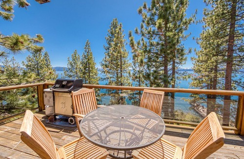 Lake Forest House | Water's Edge LAKE FRONT By Tahoe Getaways - Private Beach & Buoy Available