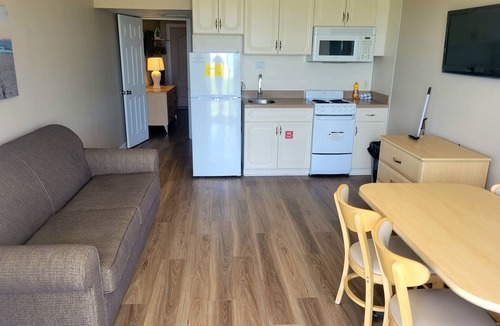 Wildwood Crest Hotel | Water's Edge Ocean Resort