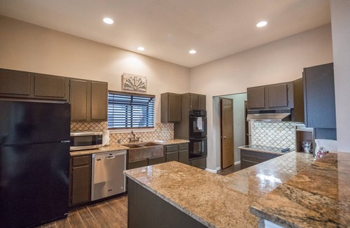 Canyon Lake House | Water's Edge Retreat: CL Waterfront + 2 Living Areas + Ping Pong + Covered Deck + Vast Master Suite