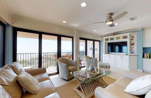 Holmes Beach House | Water's Edge