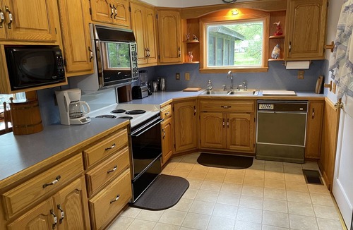 Portlandville House | Water's Edge, Waterfront, great fishing, swimming, game room, near tournaments