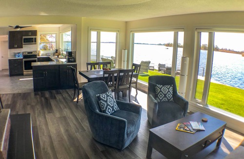 Carrying Place Cottage | Water's Edge: Your gateway to Prince Edward County