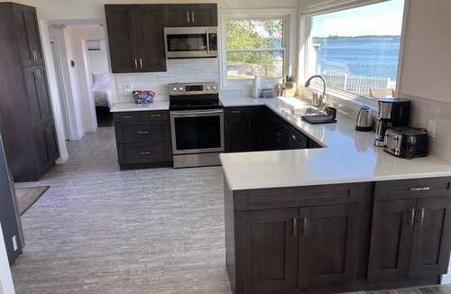Carrying Place Cottage | Water's Edge: Your gateway to Prince Edward County