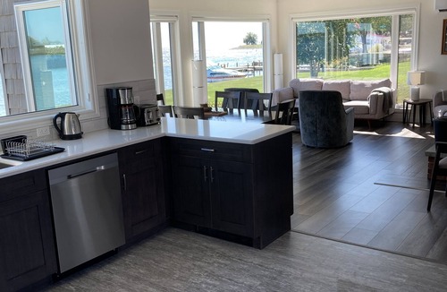 Carrying Place Cottage | Water's Edge: Your gateway to Prince Edward County