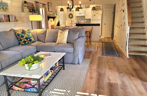 Lagoon Heights House | Water View 1 mi from Oak Bluffs 10 min Walk to Beach