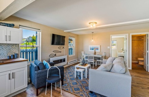 Birch Bay Condo | Water view, beach access, WIFI. PCB