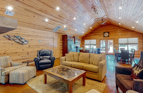 Maysville Cabin | Water-view cabin with deck, gas grill, Ping-Pong & pool tables
