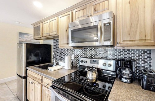 Edgecomb Hotel | Water-view condo at Sheepscot Harbour Resort with deck, full kitchen, and WiFi