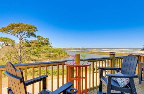 Dauphin Island House | Water View Dauphin Island Condo w/Boat Slips