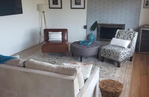 Lakeridge Apartment | Water View Home