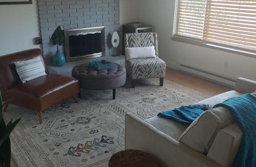 Lakeridge Apartment | Water View Home