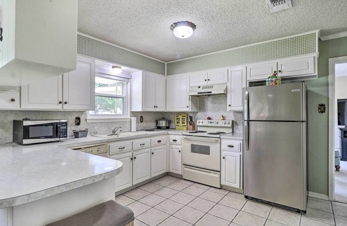 Bell County House | Water-View Nature Retreat < 1 Mile to Lake!