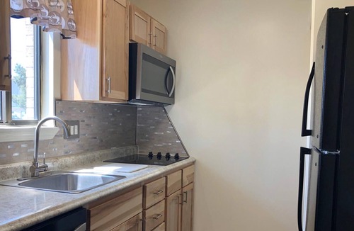 Bay City Condo | Water View - Street level condo