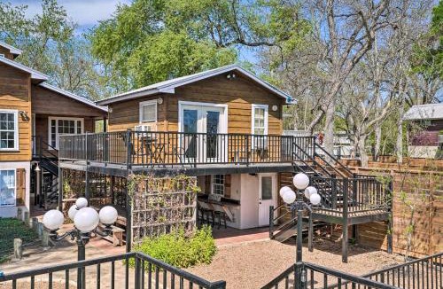 Seguin Apartment | Water Views and Fire Pit! Guadalupe River Cottage