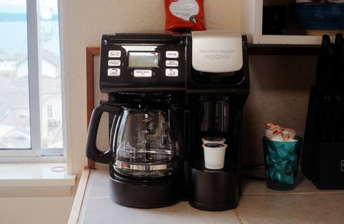 Old Town Apartment | Water views Cozy Victorian Top Duplex Unit