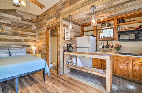 Seguin Apartment | Water Views + Fire Pit! 'Guadalupe River Cottage'