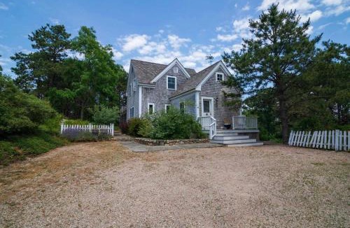Wellfleet House | Water views great Lt Island location!