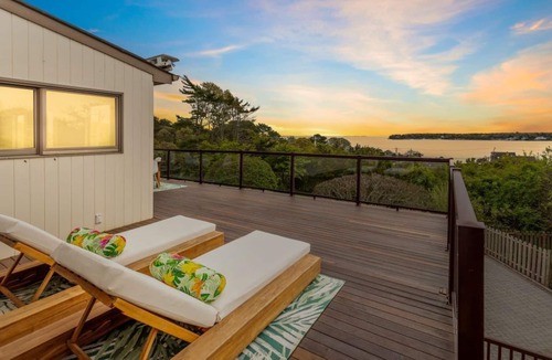 Hampton Bays House | Water Views - Private Beach - Putting Green