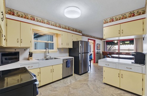 Fortunes Rocks House | Water views! Walk to Beach-Deck|Pet Friendly