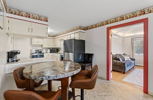 Fortunes Rocks House | Water views! Walk to Beach-Deck|Pet Friendly