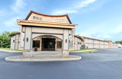Chesterton Hotel | Waterbird Lakeside Inn