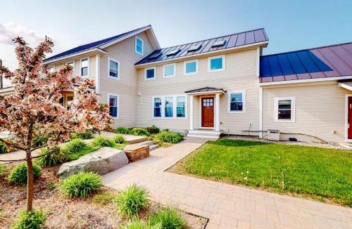 Waterbury Center House | Waterbury-Stowe Farmhouse Units 1-3