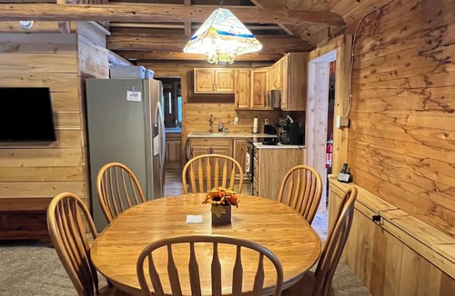 Munising Cabin | Waterfall Cabin - Pictured Rocks Lodging