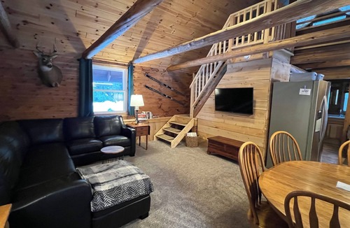 Munising Cabin | Waterfall Cabin - Pictured Rocks Lodging