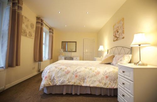 Lewannick House | Waterfall Cottage