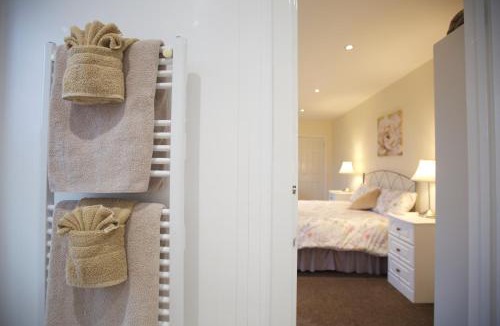 Lewannick House | Waterfall Cottage