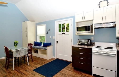 Bellvale House | Waterfall Cottage - Romantic Luxury Escape - nearby hiking, wineries and skiing