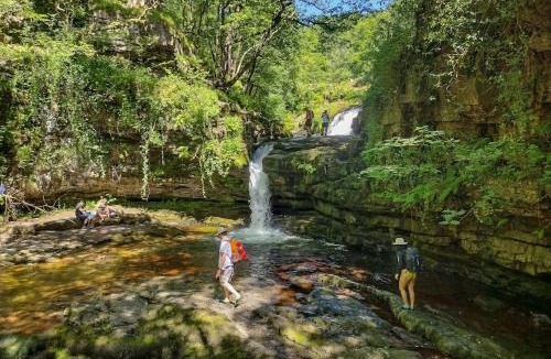 Pontneddfechan House | Waterfall Lodge