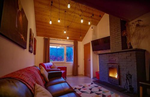 Pontneddfechan House | Waterfall Lodge