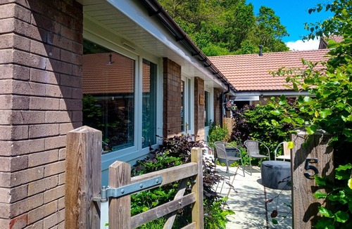 Pontneddfechan House | Waterfall Lodge - Direct access to waterfall walks