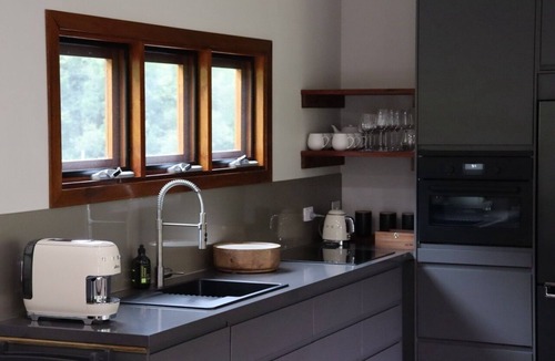 Carool Cabin | Waterfall Lodge. Private luxury for two