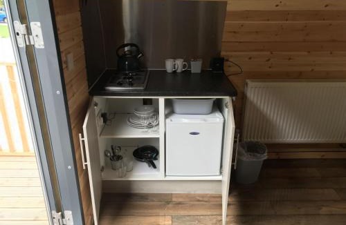 Abercwmboi House | Waterfall Pod 5 Pet Friendly