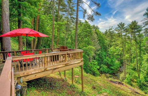 Wiley Apartment | Waterfall Retreat Private Kitchenette #5- Deck- Fire Pit- Pet Friendly