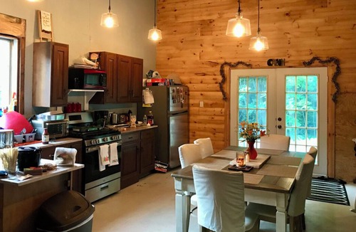 Crown Point RV Rental | Waterfall Way Barn Retreat