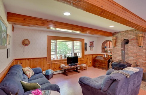 Hollowville House | Waterfalls and Trails at 'The Mills At Green Hole'