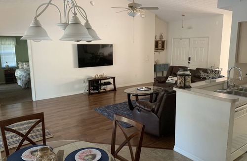 Crystal River House | Waterfont Home, Heated Pool, Kayaks, and Ice Machine.