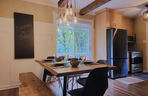 Saint-Remi-de-Tingwick Ski Chalet | Waterfront cottage with spa, close to many activities