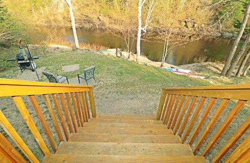 Saint-Alexis-des-Monts Cottage | Waterfront - Wood stove -Fully Equipped