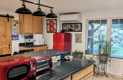 Ellsworth House | Waterfront 1 bedroom, peaceful and quiet. 20 minutes from Acadia National Park.