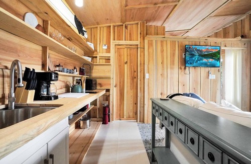 Locustville Cottage | Waterfront 1BR on Working Farm w/Deck + View