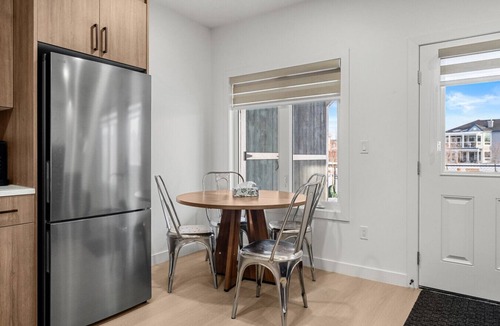 Airdrie Apartment | Waterfront 1BR Suite | Private & Modern | Queen Bed