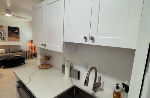 Madeira Beach Condo | Waterfront 1st Floor, 2 Pools. Walk to restaurants. Boat Slip No Extra Fees