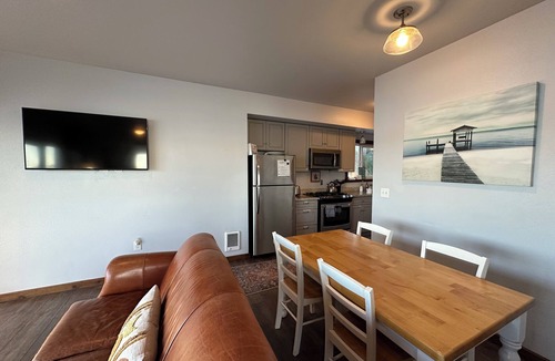 Old Town House | Waterfront 2 Bed-King/Queen , 2 Bath + INCREDIBLE VIEWS perched over Bodega Bay